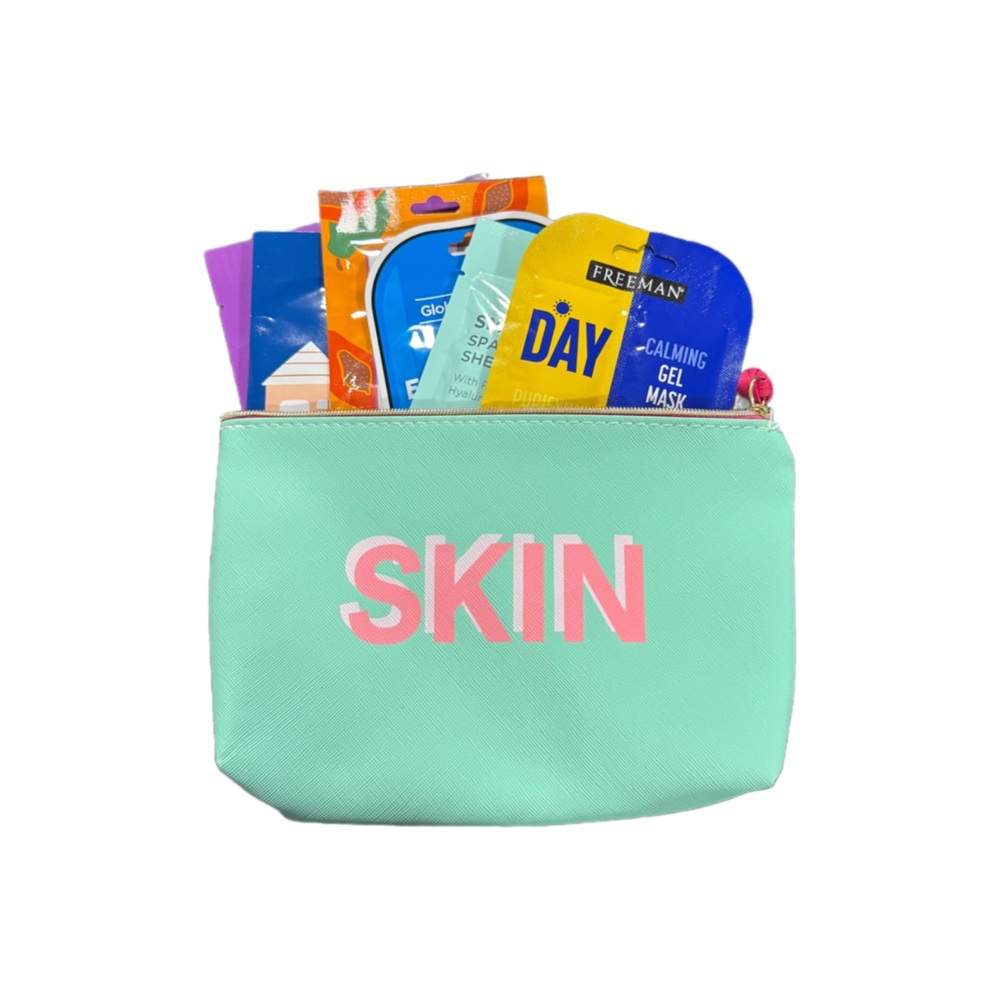 🌸 Self-Care Skin Mask Bundle – 6 Treatments and Cosmetic Bag ✨